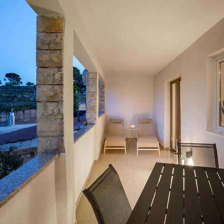 Grguric Apartments Palit Экстерьер фото
